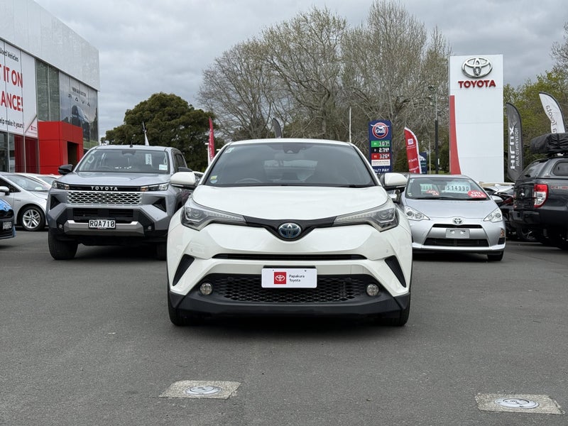2017 Toyota C-HR 1.8 Hybrid G 5 Dr SUV CVT FWD... image 3