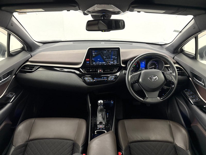 2017 Toyota C-HR 1.8 Hybrid G 5 Dr SUV CVT FWD image 5