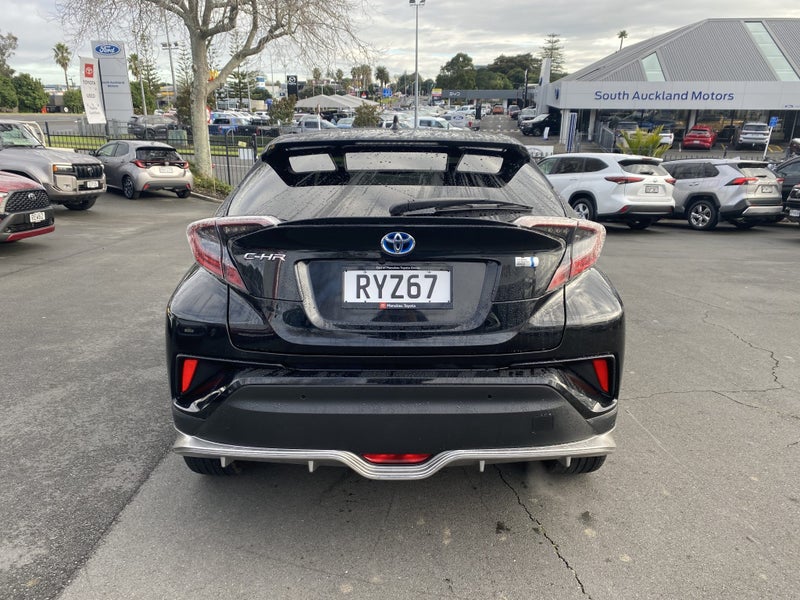2017 Toyota C-HR 1.8 Hybrid G 5 Dr SUV CVT FWD... image 3