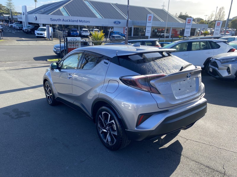2017 Toyota C-HR 1.8 Hybrid G 5 Dr SUV CVT FWD image 5