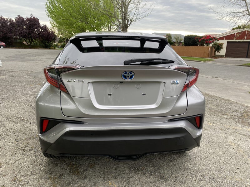 2017 Toyota C-HR 1.8 Hybrid G 5Dr SUV CVT FWD image 4