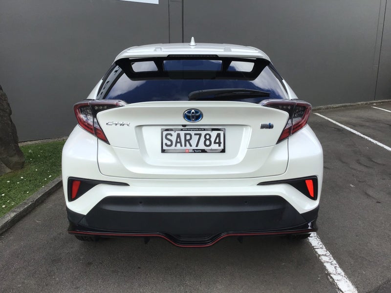 2017 Toyota C-HR 1.8 Hybrid G image 3