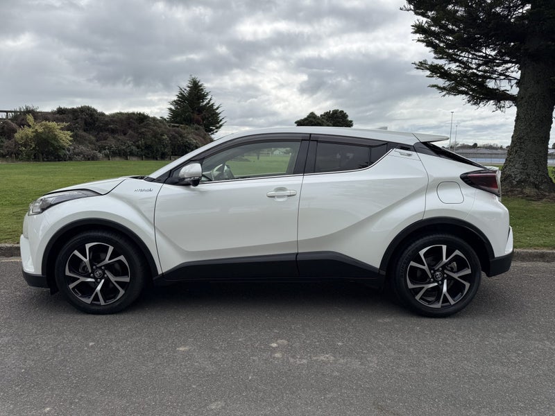 2017 Toyota C-HR 1.8 Hybrid G Automatic Hybrid... image 2