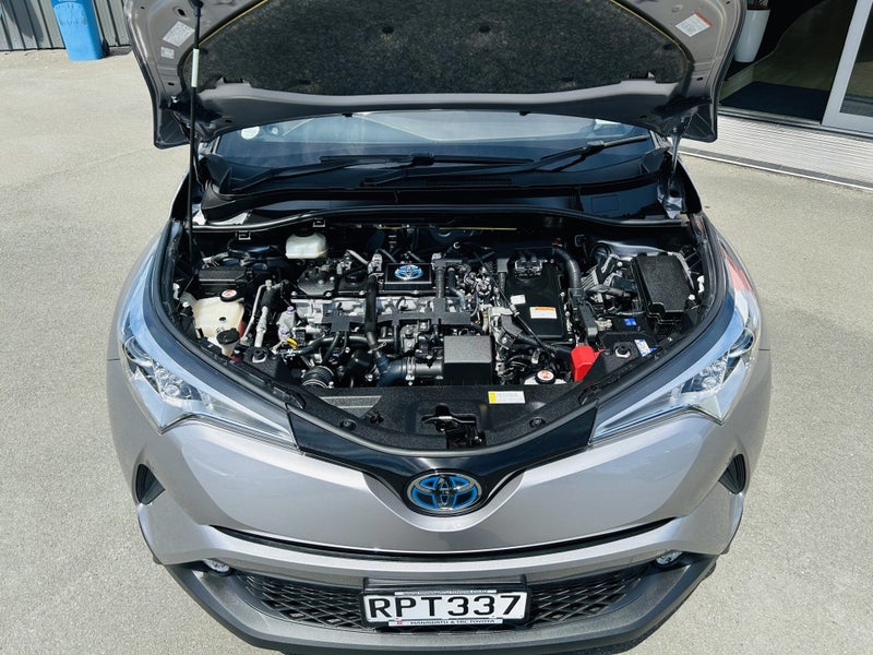 2017 Toyota C-HR 1.8 Hybrid G Automatic SUV image 3
