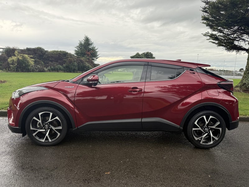 2017 Toyota C-HR 1.8 Hybrid G Automatic SUV image 2