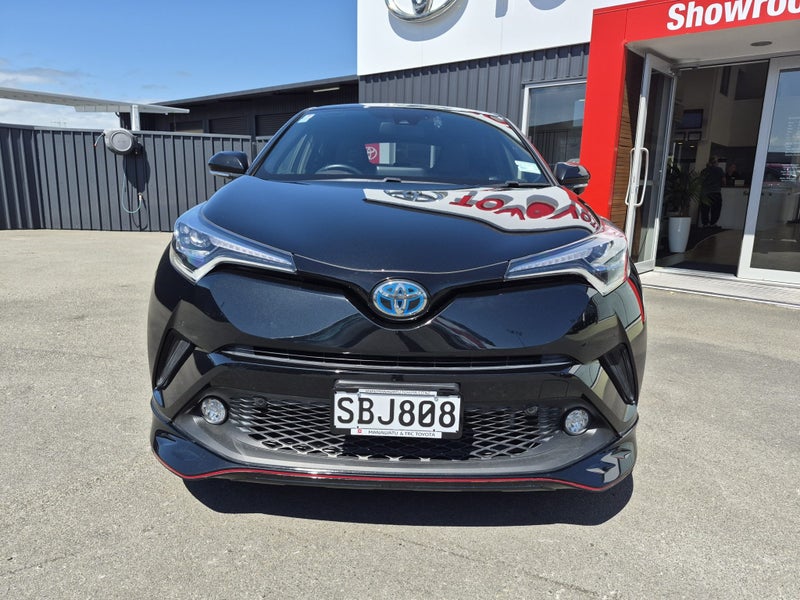 2017 Toyota C-HR 1.8 Hybrid G Automatic SUV image 2