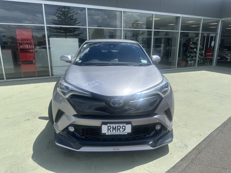 2017 Toyota C-HR 1.8 Hybrid G Automatic SUV image 2