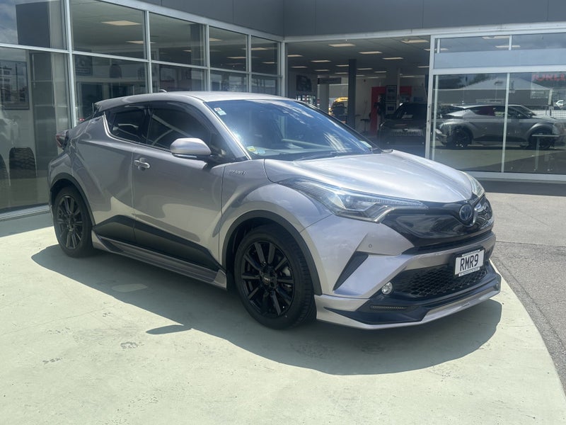 2017 Toyota C-HR 1.8 Hybrid G Automatic SUV image 4