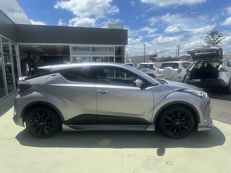 2017 Toyota C-HR 1.8 Hybrid G Automatic SUV image 5