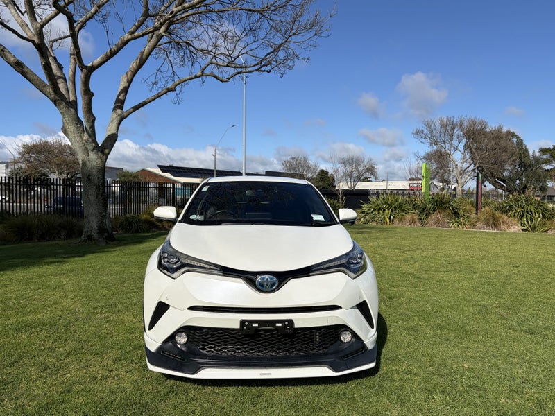 2017 Toyota C-HR 1.8 Hybrid G Automatic SUV image 2