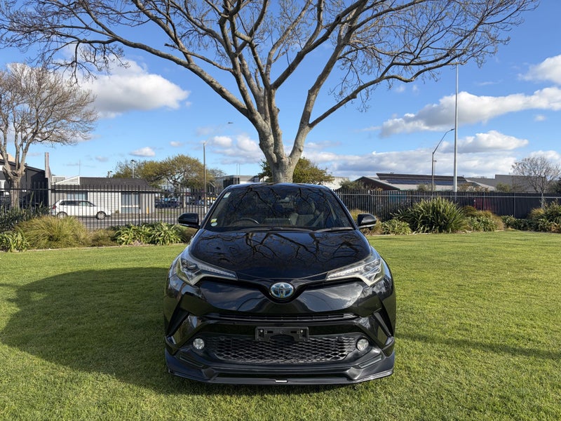 2017 Toyota C-HR 1.8 Hybrid G Automatic SUV image 2