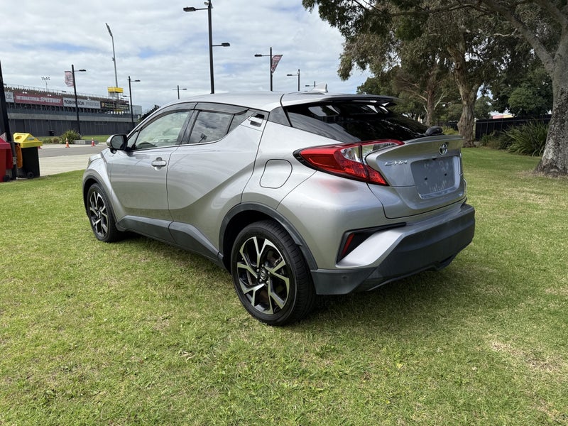 2017 Toyota C-HR 1.8 Hybrid G Automatic SUV image 5