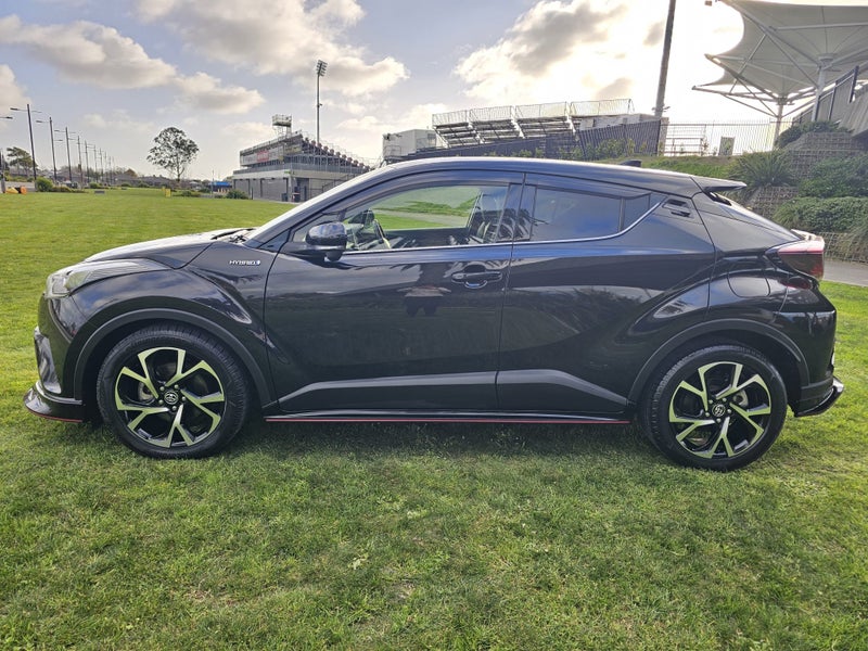 2017 Toyota C-HR 1.8 Hybrid G Automatic SUV - C... image 4
