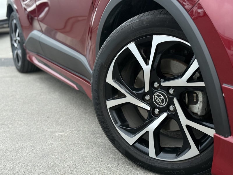 2017 Toyota C-HR 1.8 Hybrid G Certified image 3