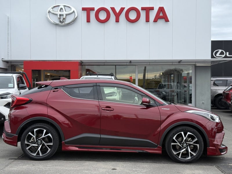 2017 Toyota C-HR 1.8 Hybrid G Certified image 4