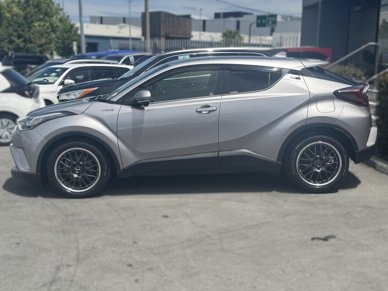 2017 Toyota C-HR 1.8 Hybrid G FWD AUTO image 4