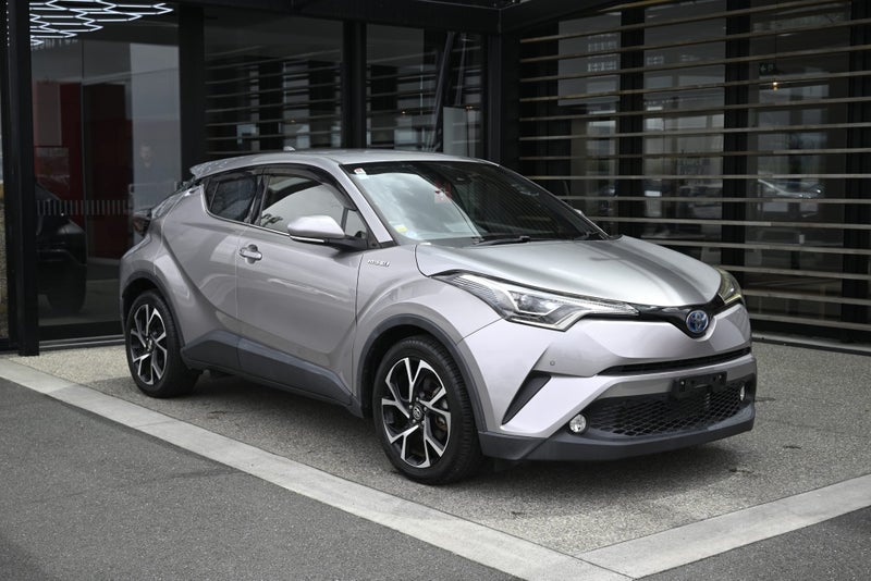 2017 Toyota C-HR 1.8 Hybrid G FWD SUV image 1