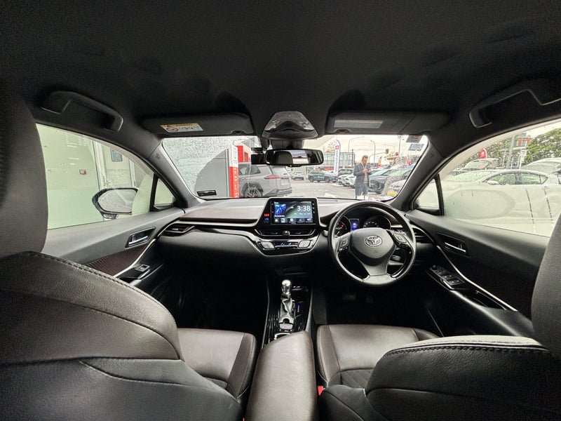 2017 Toyota C-HR 1.8 Hybrid G LIMITED image 2