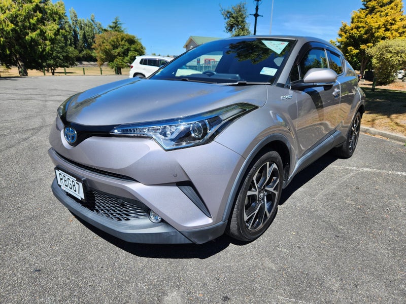 2017 Toyota C-HR 1.8 Hybrid G SUV - Certified I... image 4