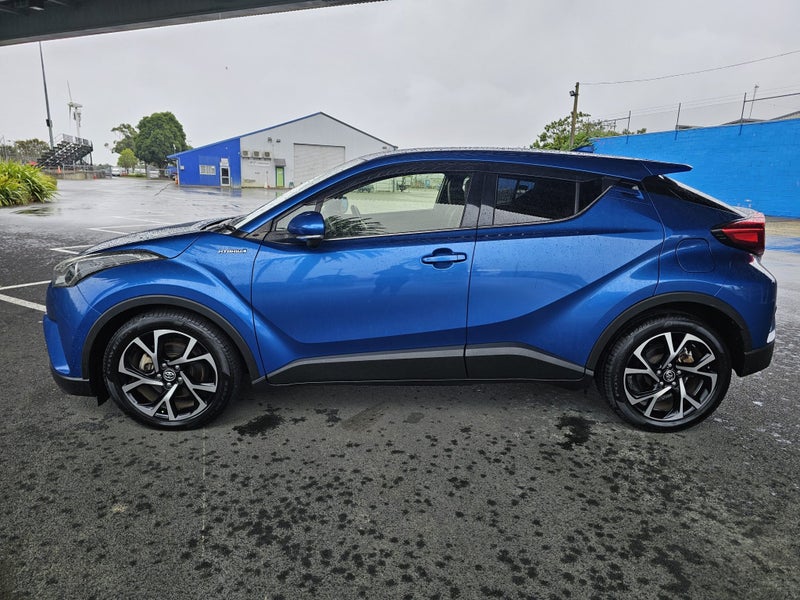 2017 Toyota C-HR 1.8 Hybrid G SUV - Certified I... image 5
