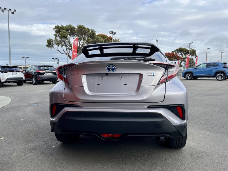 2017 Toyota C-HR 1.8 Hybrid G SUV - Certified I... image 5