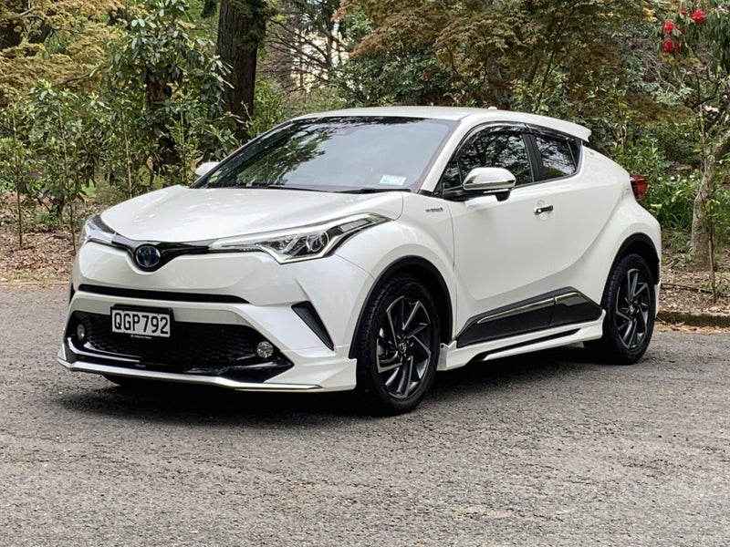 2017 Toyota C-HR 1.8 Hybrid S 5 Dr CVT image 3