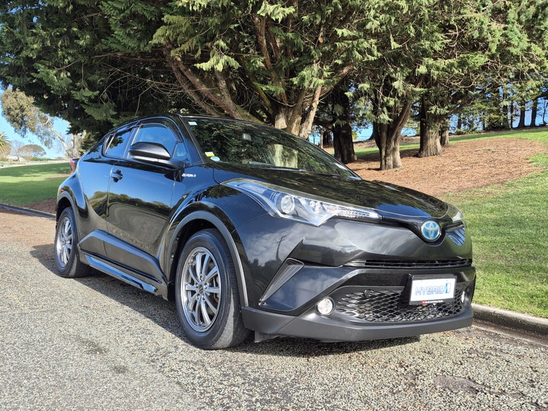 2017 Toyota C-HR 1.8 Hybrid S 5 Dr SUV CVT FWD image 3