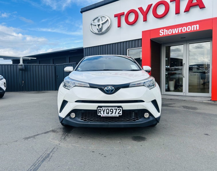 2017 Toyota C-HR 1.8 Hybrid S Automatic SUV image 2