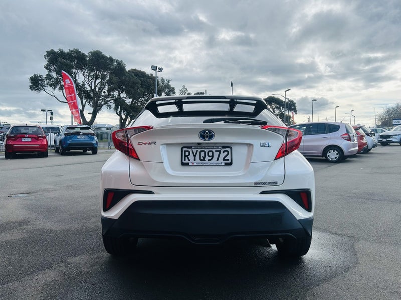 2017 Toyota C-HR 1.8 Hybrid S Automatic SUV image 5