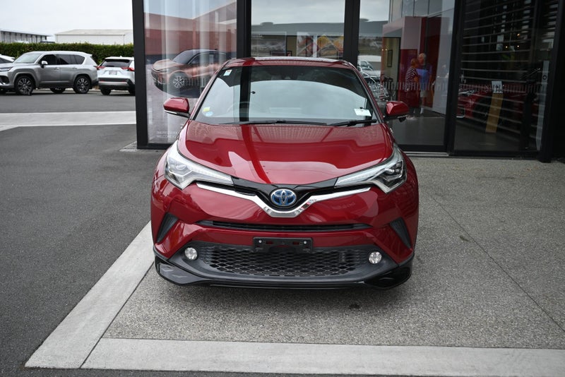 2017 Toyota C-HR 1.8 Petrol Hybrid G CVT FWD SUV image 4