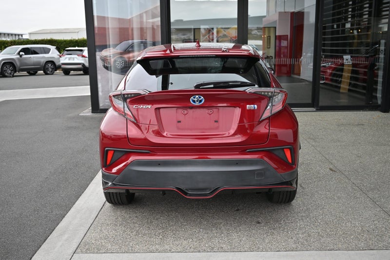 2017 Toyota C-HR 1.8 Petrol Hybrid G CVT FWD SUV image 5