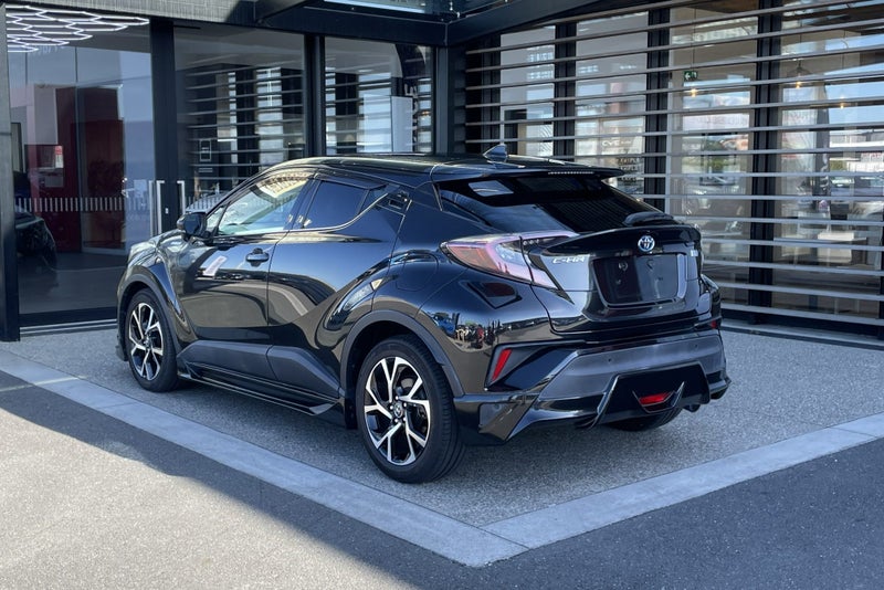 2017 Toyota C-HR 1.8 Petrol Hybrid G FWD SUV image 2