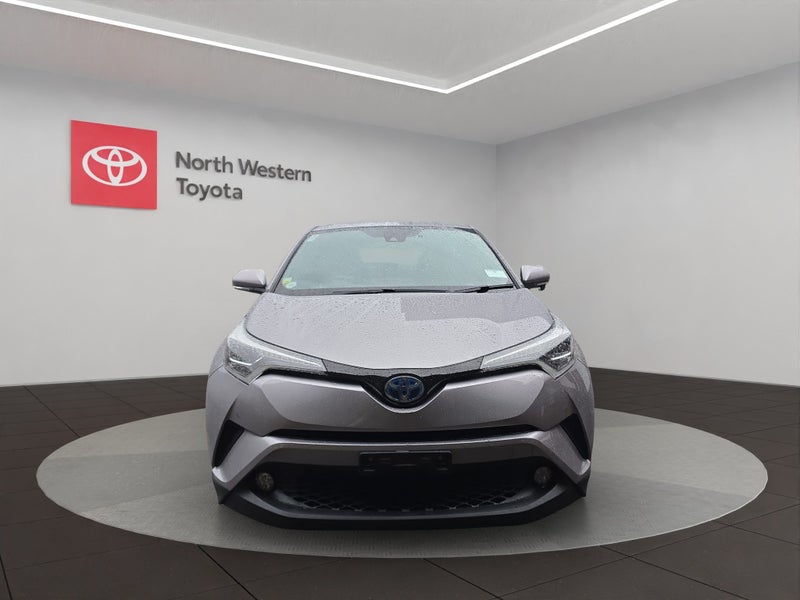 2017 Toyota C-HR 1.8L Hybrid G 2WD SUV image 3