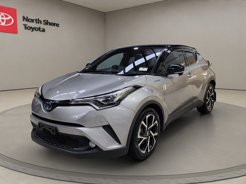 2017 Toyota C-HR 1.8L Hybrid G 2WD SUV image 4