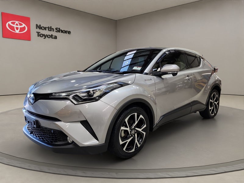 2017 Toyota C-HR 1.8L Hybrid G 2WD SUV image 4