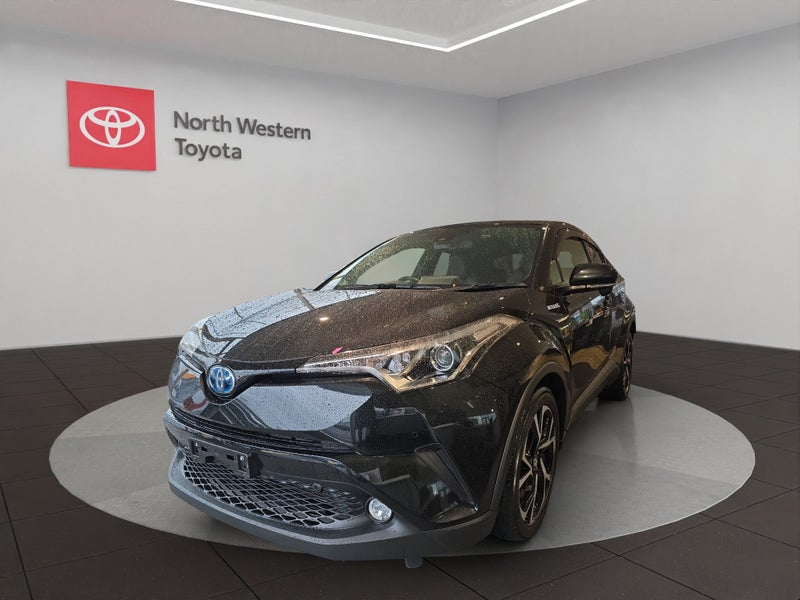 2017 Toyota C-HR 1.8L Hybrid G 2WD SUV image 3