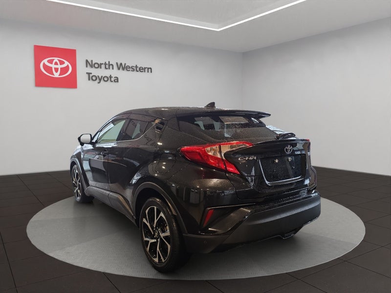 2017 Toyota C-HR 1.8L Hybrid G 2WD SUV image 5