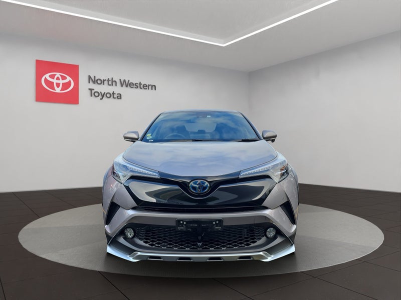 2017 Toyota C-HR 1.8L Hybrid G 2WD SUV image 2