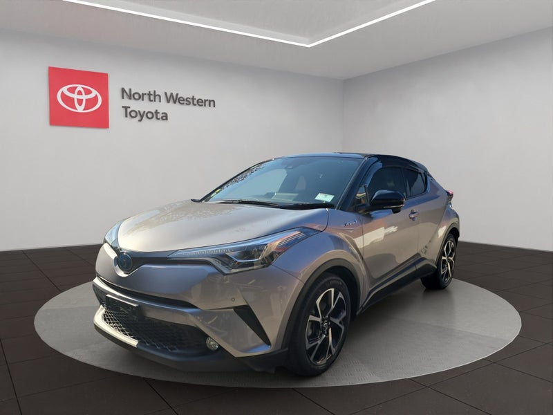 2017 Toyota C-HR 1.8L Hybrid G 2WD SUV image 4