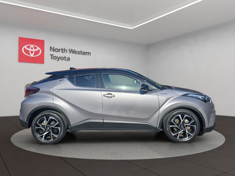 2017 Toyota C-HR 1.8L Hybrid G 2WD SUV image 5