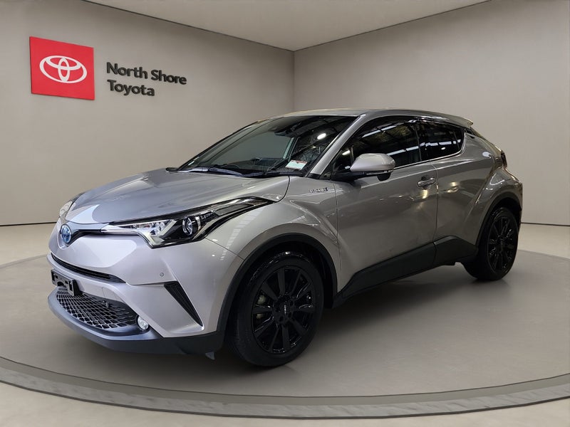 2017 Toyota C-HR 1.8L Hybrid G 2WD SUV image 3