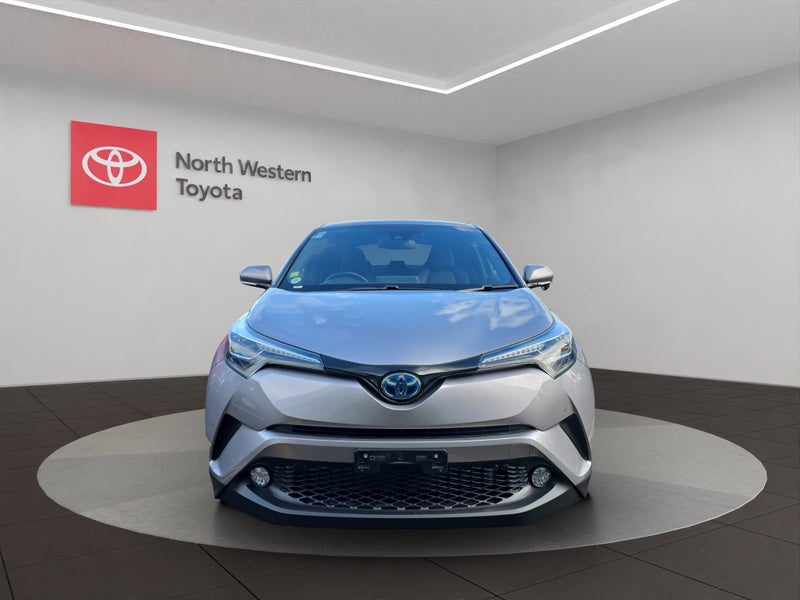 2017 Toyota C-HR 1.8L Hybrid G 2WD SUV image 2