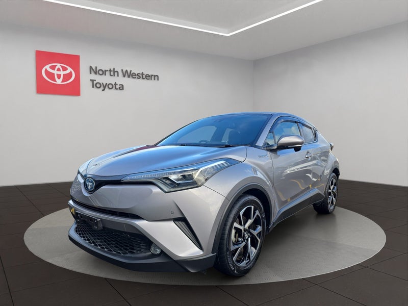 2017 Toyota C-HR 1.8L Hybrid G 2WD SUV image 3