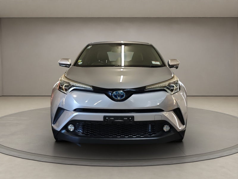 2017 Toyota C-HR 1.8L Hybrid G FWD SUV image 2