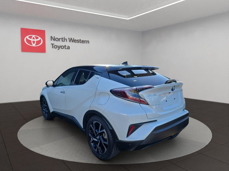 2017 Toyota C-HR 1.8L Hybrid G LED Edition 2WD SUV image 5