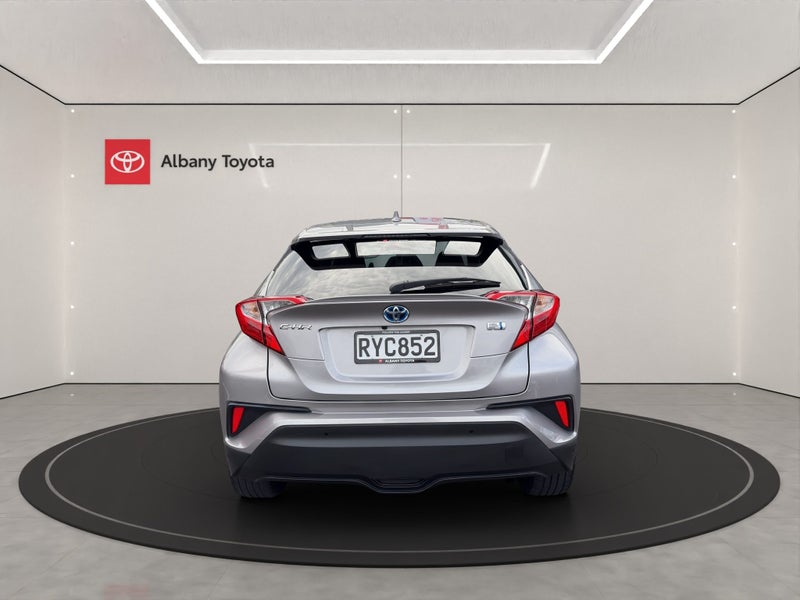 2017 Toyota C-HR 1.8P HV ECVT FWD SUV/5D/5S image 4
