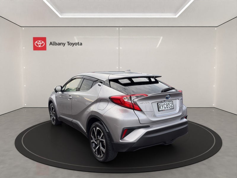 2017 Toyota C-HR 1.8P HV ECVT FWD SUV/5D/5S image 5
