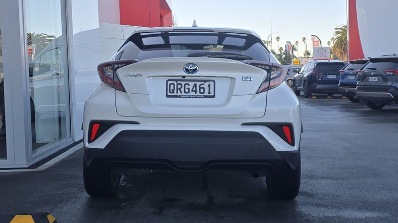 2017 Toyota C-HR 1.8P HYBRID G Auto image 4