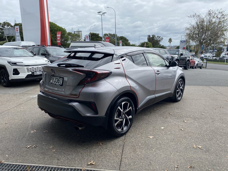 2017 Toyota C-HR 1.8P Hybrid G Spec image 2