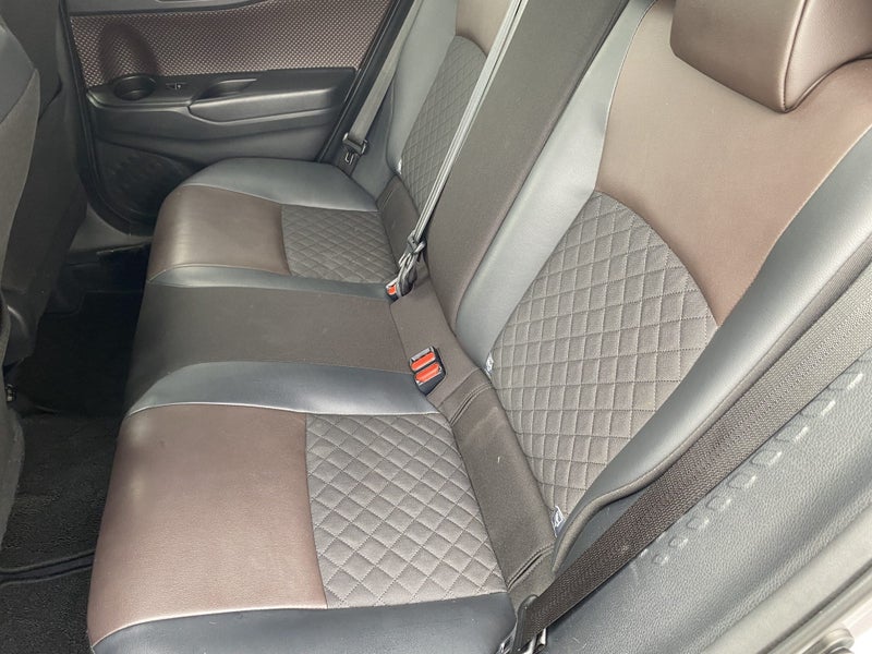 2017 Toyota C-HR 1.8P Hybrid G Spec image 5